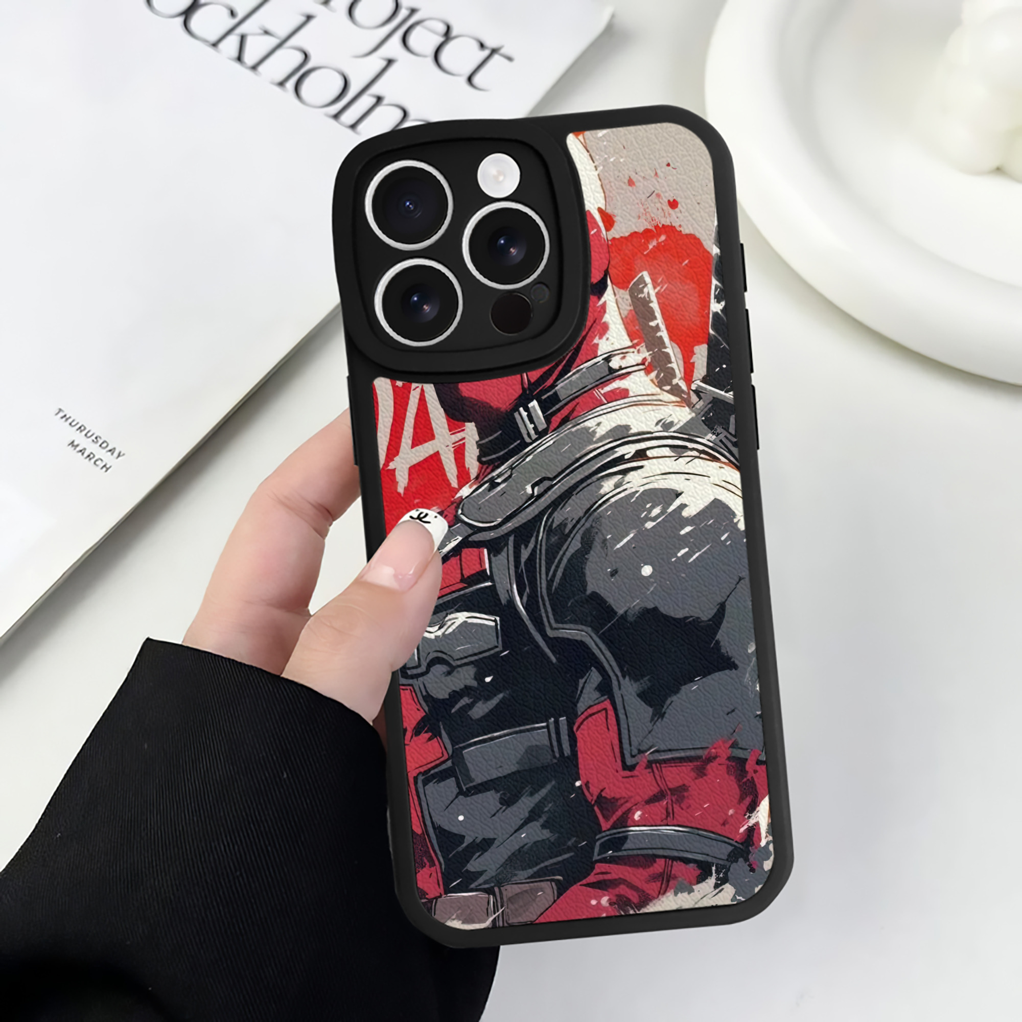 （画像用） Deadpool デッドプール 【iPhone 16シリーズ対応】シリコンスマホケース（レザー調） 材質：シリコン